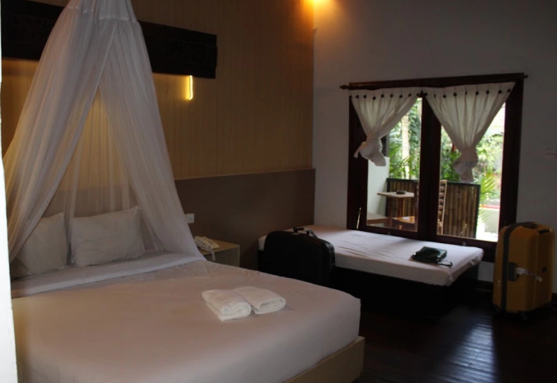 accommodation at living yoga school